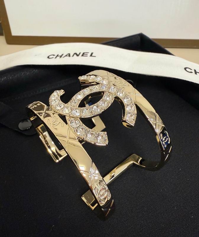 Chanel Bracelet 04yxs117